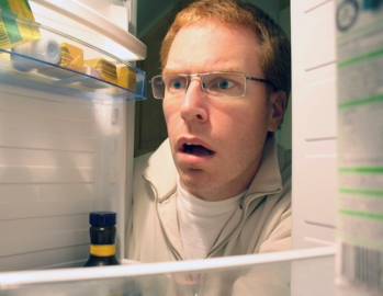 Как уменьшить шум холодильника?